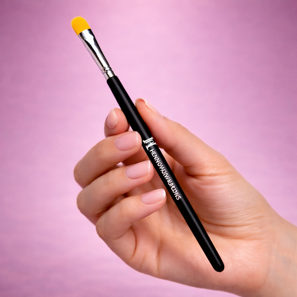 FLAT CORRECTION BRUSH – PRECISION AND VERSATILITY IN EVERY STROKE PROFESSIONAL MAKEUP TOOL