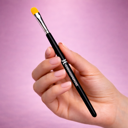 FLAT CORRECTION BRUSH – PRECISION AND VERSATILITY IN EVERY STROKE PROFESSIONAL MAKEUP TOOL