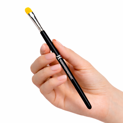 FLAT CORRECTION BRUSH – PRECISION AND VERSATILITY IN EVERY STROKE PROFESSIONAL MAKEUP TOOL