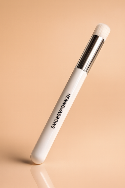 Cepillo de Limpieza HennovaBrows – Precisión y Cuidado en Cada Detalle